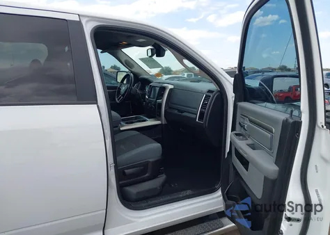 2020 Ram 1500 Classic Slt 4X2 6'4 Box из США, поврежденный, VIN 1C6RR6TT5LS135125